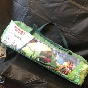 Coleman 4 person sundome tent used 1 time on carry case easy set up